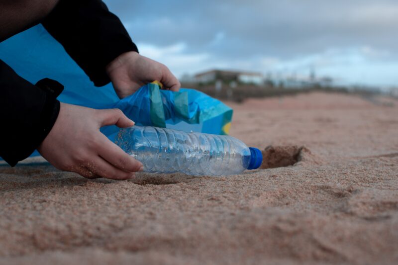 Hydrate and recycle – take care of your health and the environment these holidays